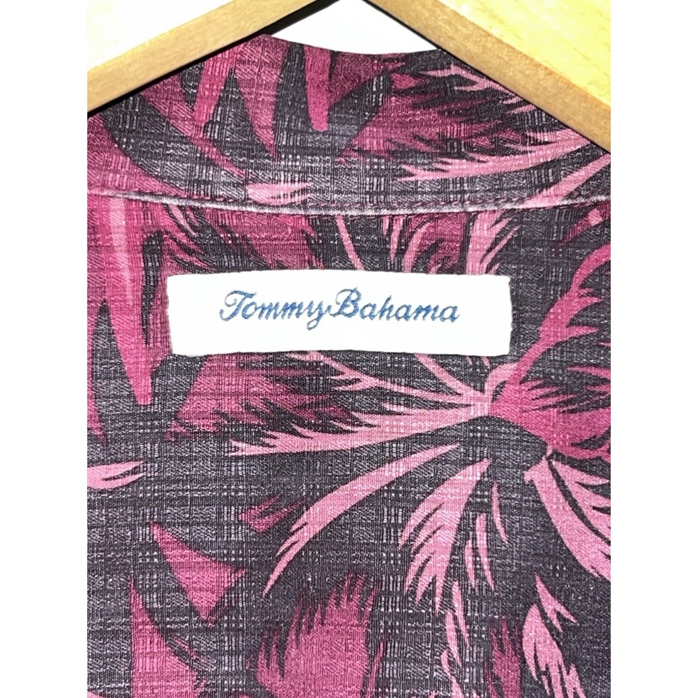 Tommy Bahama Men's XL‎ Hawaiian Button Up Shirt  Tropical Texas A&M Aggies Camp